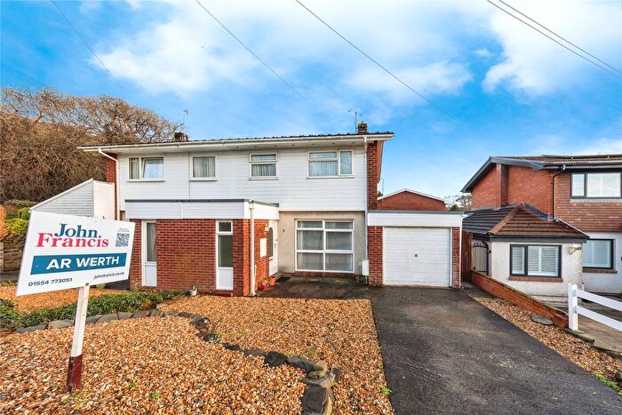 3 Bedroom Semi Detached House For Sale In Gwscwm Park, Burry Port, Carmarthenshire, SA16