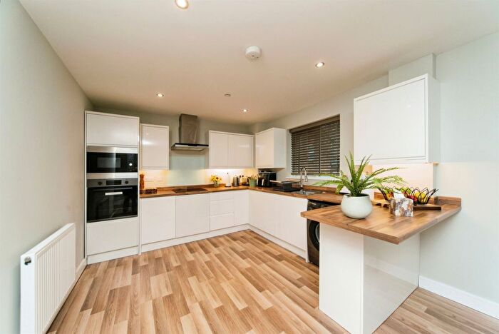 2 Bedroom Flat For Sale In Wilton Road, Bexhill-On-Sea, TN40
