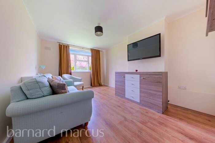 1 Bedroom Flat To Rent In Broom Road, Croydon, CR0