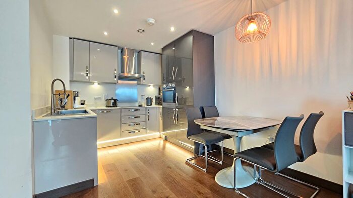 2 Bedroom Flat To Rent In James Smith Court, Dartford, DA1