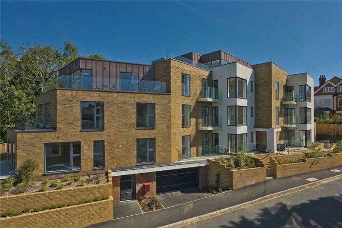 1 Bedroom Apartment To Rent In Clandon Road, Guildford, Surrey, GU1