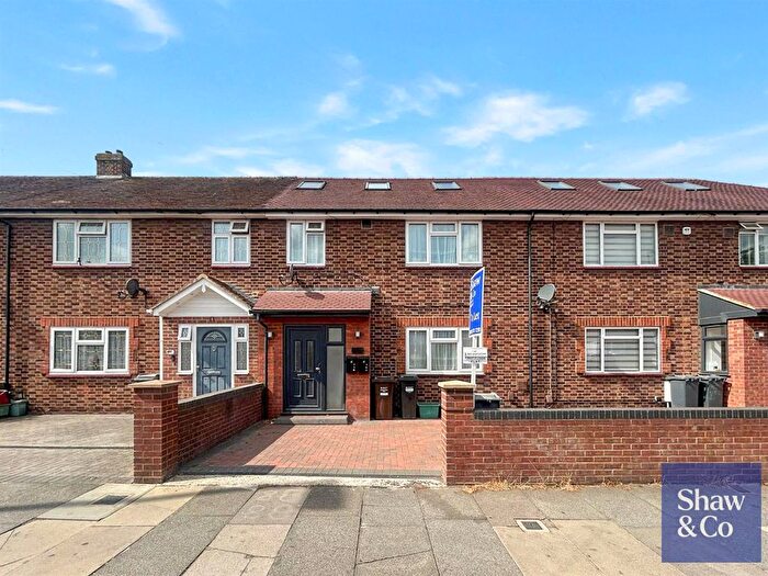 3 Bedroom Flat To Rent In Upper Sutton Lane, Heston, TW5