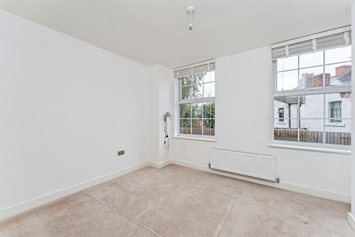1 Bedroom Flat For Sale In Canal Street, Chester, CH1