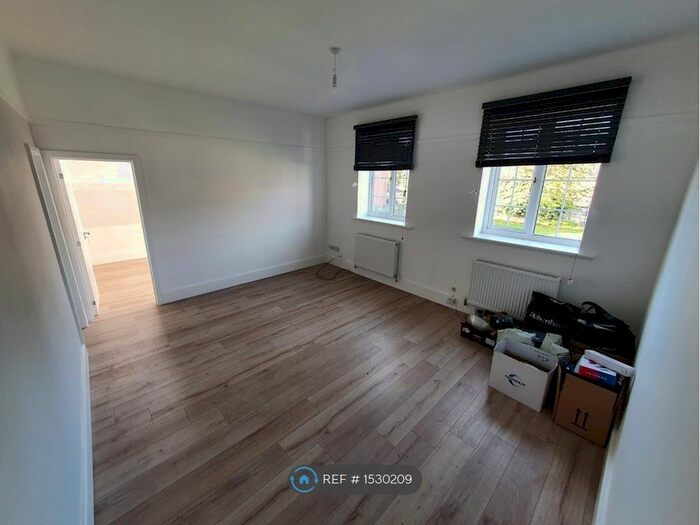 2 Bedroom Flat To Rent In Spinney Lodge, Tutbury, Burton-On-Trent, DE13