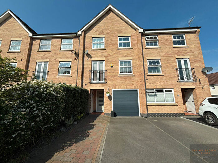 4 Bedroom Town House For Sale In Greyfriars Close, Heanor, Derbyshire, DE75