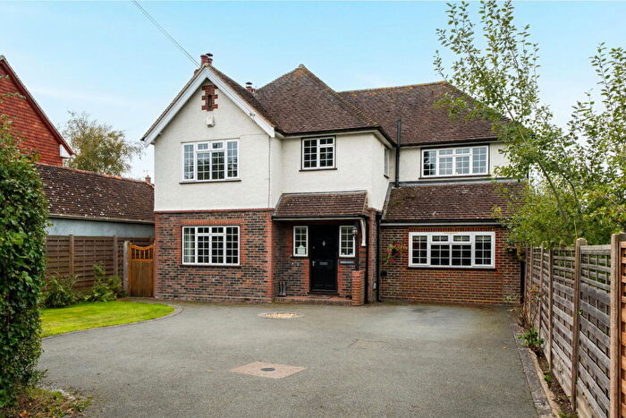 4 Bedroom Detached House For Sale In Crowhurst Road, Lingfield, RH7