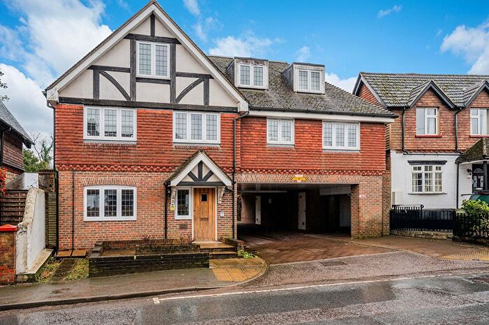 2 Bedroom Flat For Sale In High Street, Nutfield, RH1