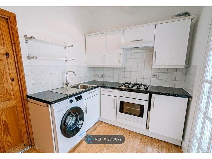 2 Bedroom Flat To Rent In Star Road, London, W14