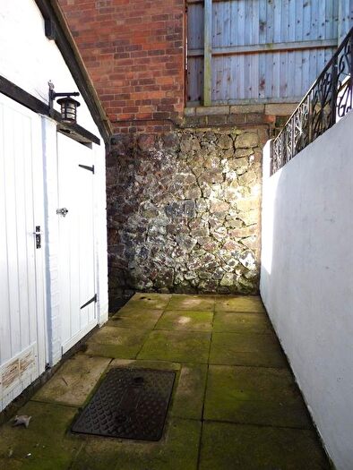 2 Bedroom End Of Terrace House For Sale In Oxford Road, Malvern, Worcestershire, WR14