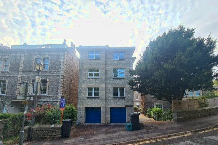 2 Bedroom Flat To Rent In Herbert Road, Clevedon, BS21