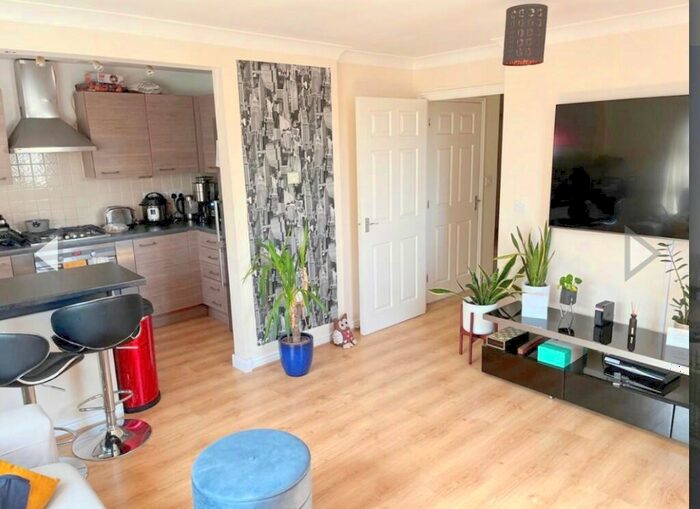 2 Bedroom Flat To Rent In Runway Close, London, NW9