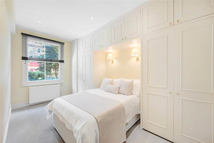 2 Bedroom Apartment To Rent In Harcourt Terrace, Chelsea, London, SW10