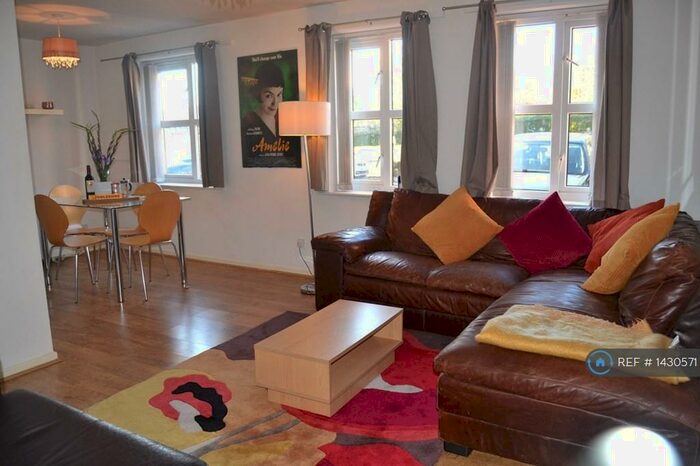 2 Bedroom Flat To Rent In Kensington Place, Manchester, M8