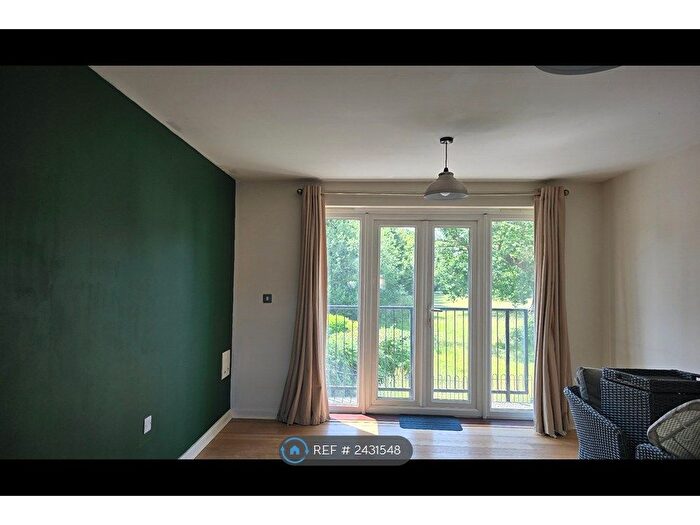 2 Bedroom Flat To Rent In Cirrus Drive, Shinfield, Reading, RG2