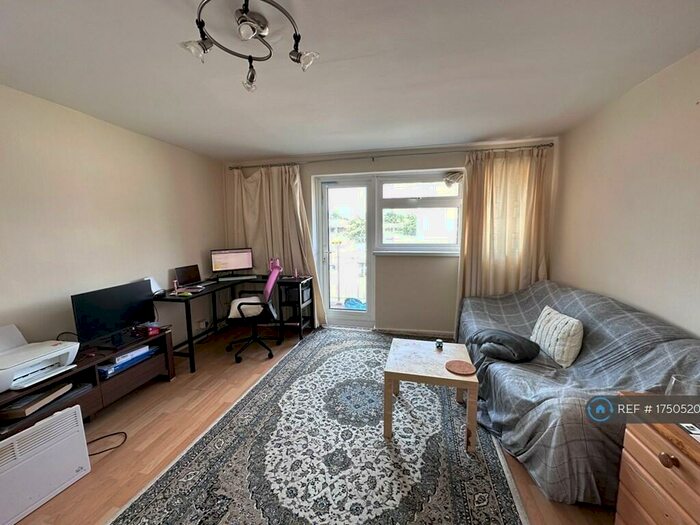 1 Bedroom Flat To Rent In Lower Fosters, London, NW4