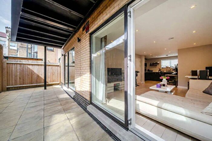 1 Bedroom Flat To Rent In Thurlow Park Road, London, SE21