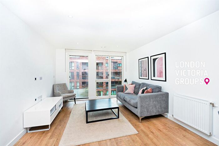 1 Bedroom Flat To Rent In Pavilions Court, , Cooks Road, London, E15
