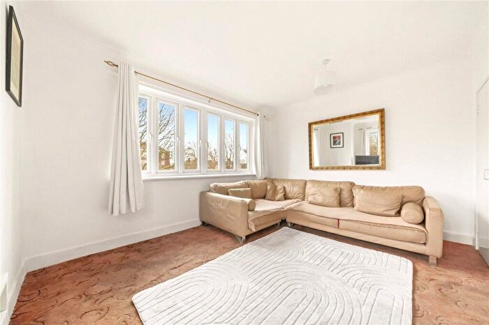 1 Bedroom Flat For Sale In New River Way, Finsbury Park, London, N4
