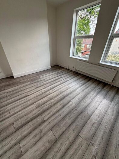 1 Bedroom Flat To Rent In Osborne Road, M19