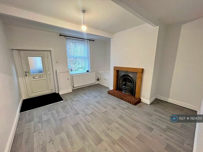 2 Bedroom Terraced House To Rent In Oak Street, Glossop, SK13