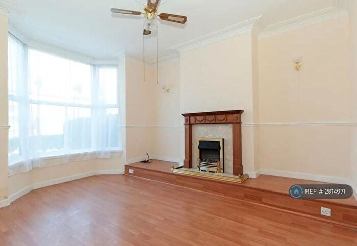 3 Bedroom Terraced House To Rent In Abbeydale Road, Sheffield, S7