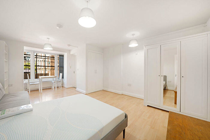 Flat To Rent In Forum Court, Libra Road, E3