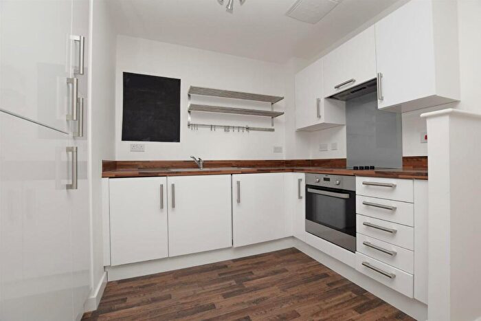 1 Bedroom Flat To Rent In Crown & Anchor House, Sweetman Place, BS2