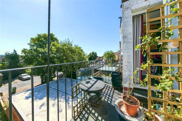 2 Bedroom Apartment To Rent In Cranmer Court, Richmond Road, Kingston Upon Thames, KT2