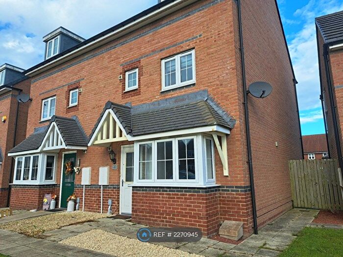 4 Bedroom Semi-Detached House To Rent In Elliott Way, Consett, DH8