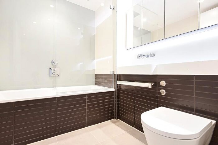 2 Bedroom Flat To Rent In Battersea, London, SW11