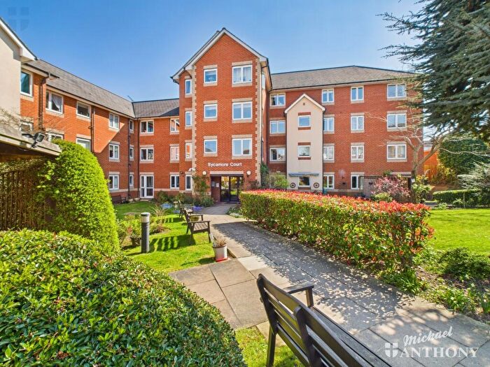 2 Bedroom Flat For Sale In Sycamore Court, Willow Road, Aylesbury, HP19