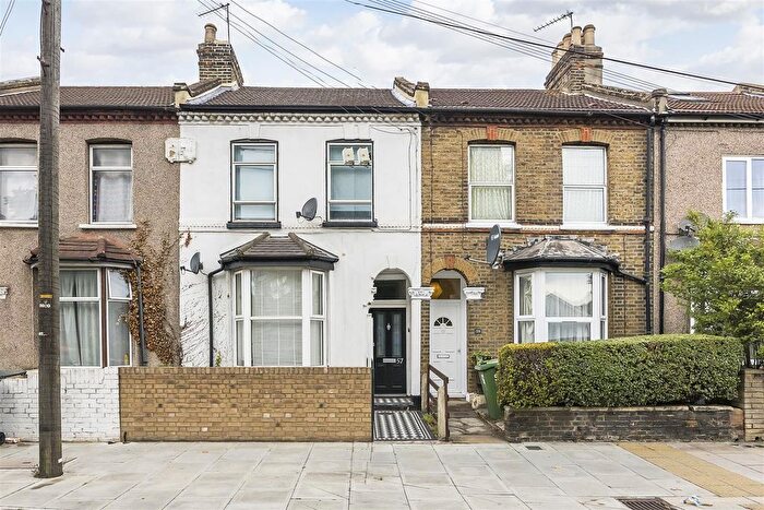 1 Bedroom Flat To Rent In Woodford Road, Forest Gate, E7