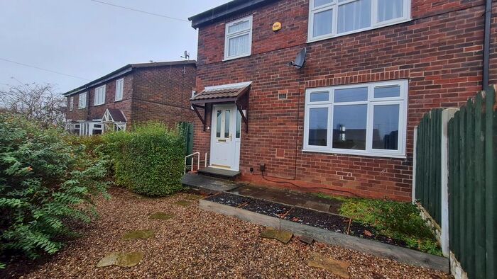 3 Bedroom Semi-Detached House To Rent In Barden Road, Warmfield, Wakefield, WF1