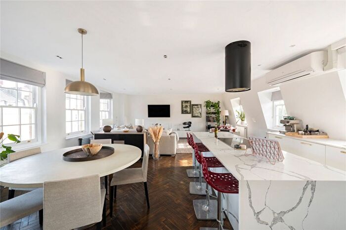 3 Bedroom Flat For Sale In Enford Street, London, W1H