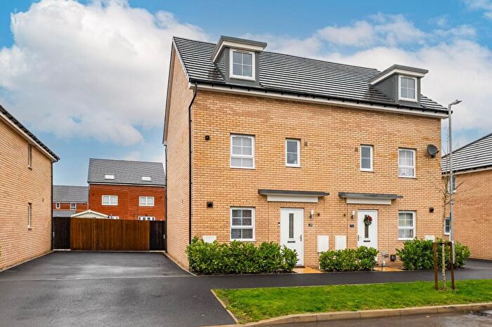 4 Bedroom Semi-Detached House For Sale In Metcalf Road, Rackheath, NR13