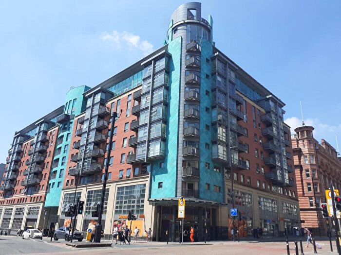 2 Bedroom Apartment For Sale In Apartment, Whitworth Street West, Manchester, Greater Manchester, M1