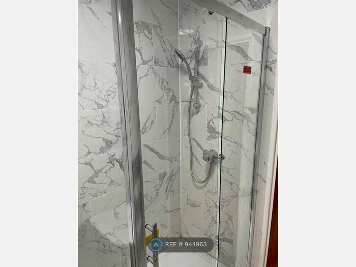 1 Bedroom Flat To Rent In Arden Crescent, Dagenham, RM9