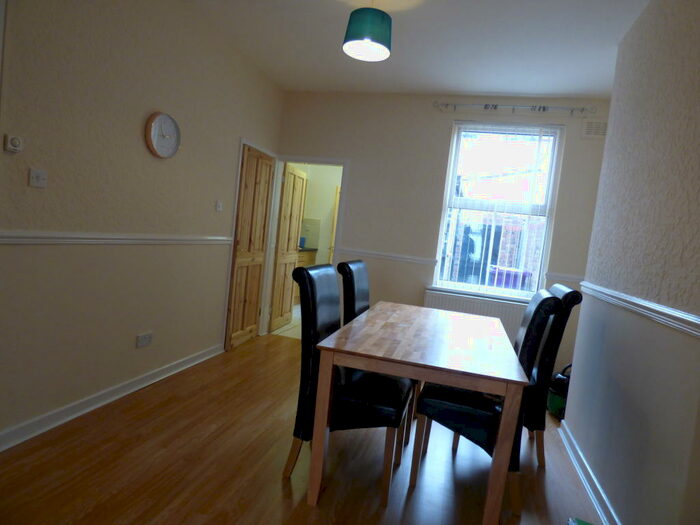 3 Bedroom Terraced House To Rent In Conistan Street, L5