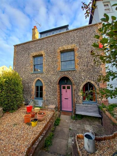 4 Bedroom Cottage To Rent In Nelson Place, Broadstairs, CT10