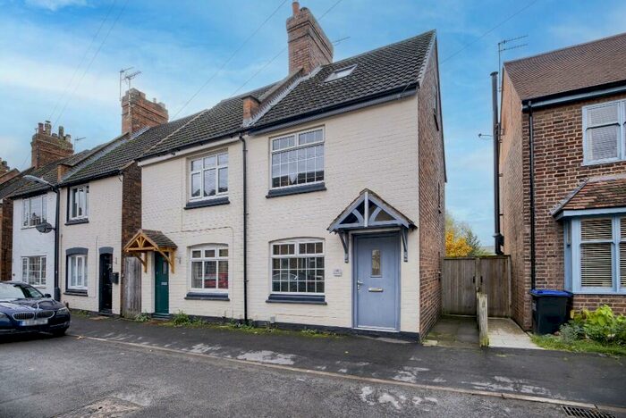 2 Bedroom Semi-Detached House To Rent In Quarry Street, Leamington Spa, Warwickshire, CV32