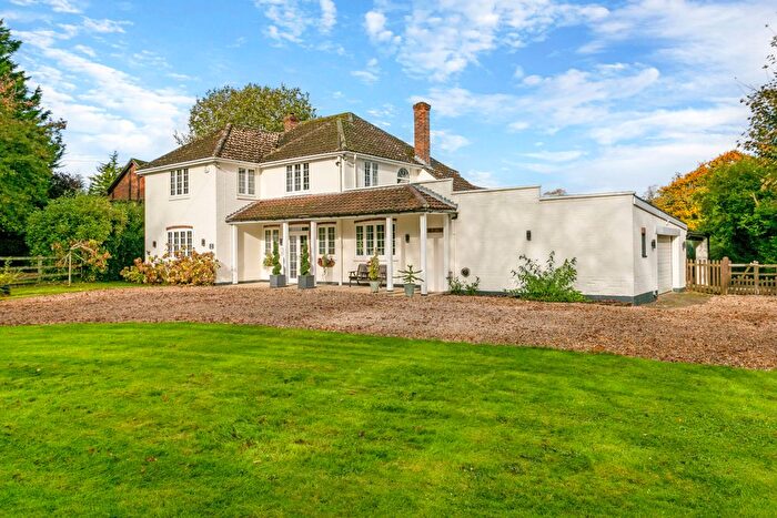 4 Bedroom Detached House For Sale In Chinnor Road, Aston Rowant, OX49