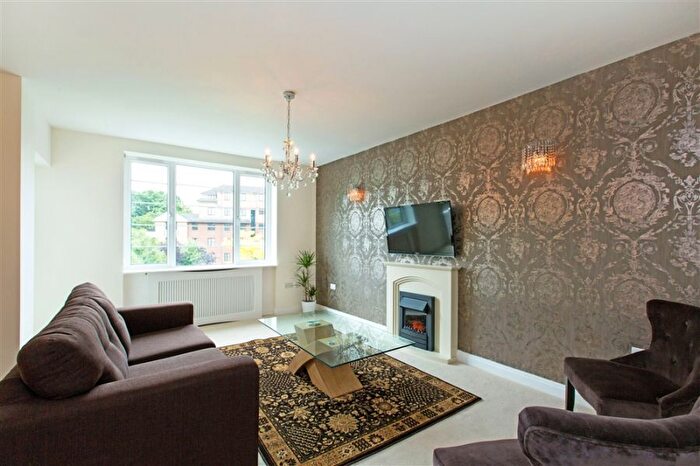 3 Bedroom Flat To Rent In Finchley Road, Hampstead, NW3