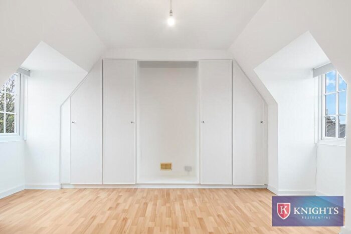 4 Bedroom Maisonette To Rent In Lordship Lane, Tottenham, London, N17
