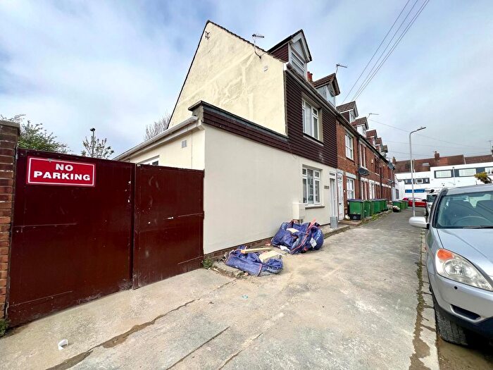 6 Bedroom Semi Detached House To Rent In Gladstone Road, Folkestone, CT19