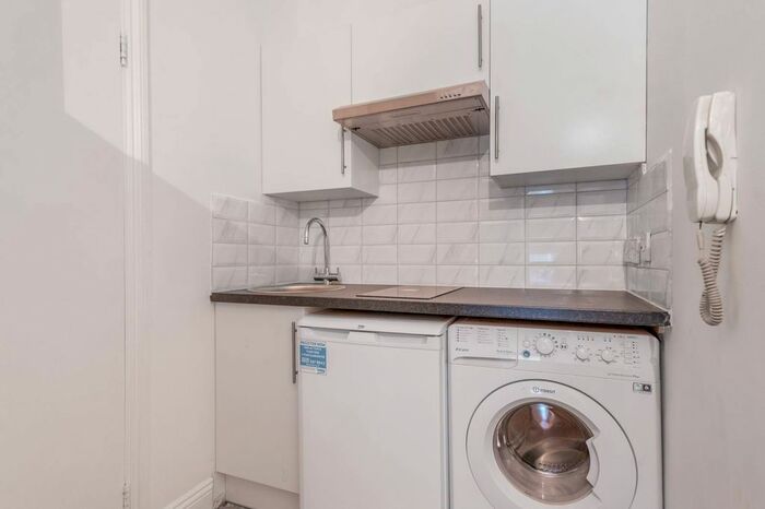 Studio To Rent In Ladbroke Grove, Ladbroke Grove, London W10