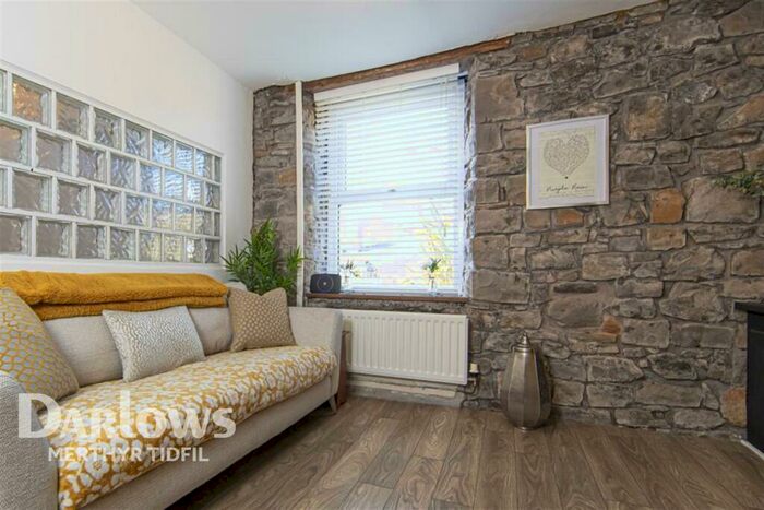 2 Bedroom Flat To Rent In Tramroad Terrace, CF47