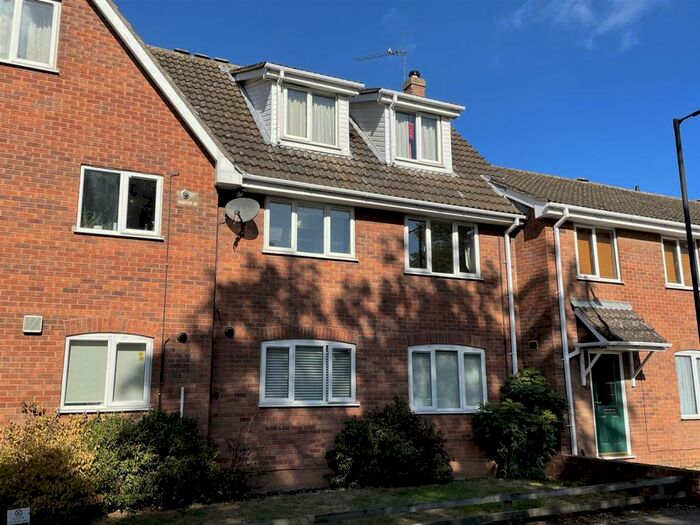 2 Bedroom Flat To Rent In Lisburn Road, Newmarket, CB8