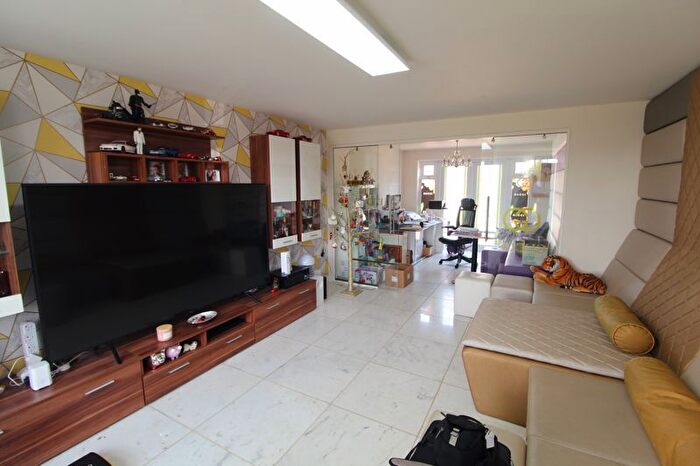 5 Bedroom Detached House For Sale In Deer Park, Thornbury, BS35