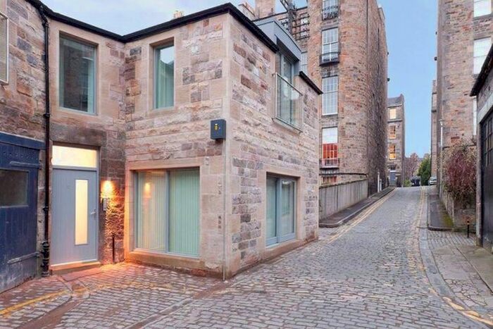 2 Bedroom Flat To Rent In West Scotland Street Lane, New Town, Edinburgh, EH3