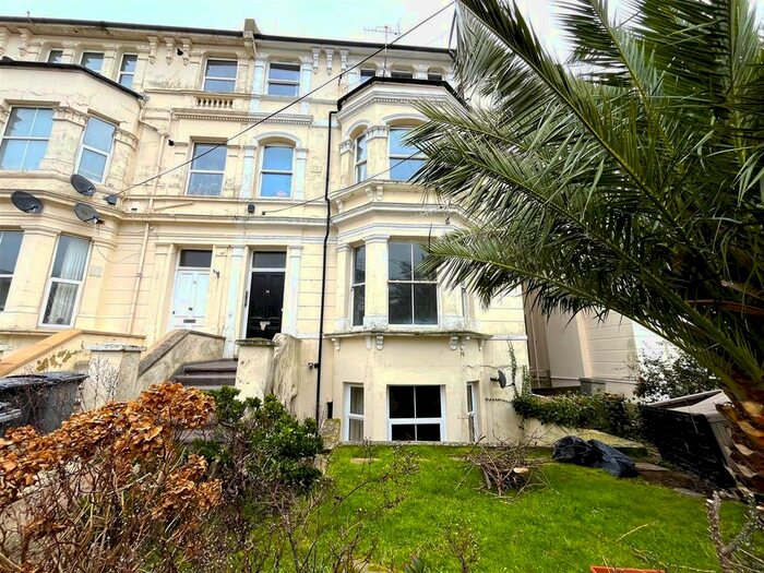2 Bedroom Flat To Rent In Holmesdale Gardens, Hastings, TN34